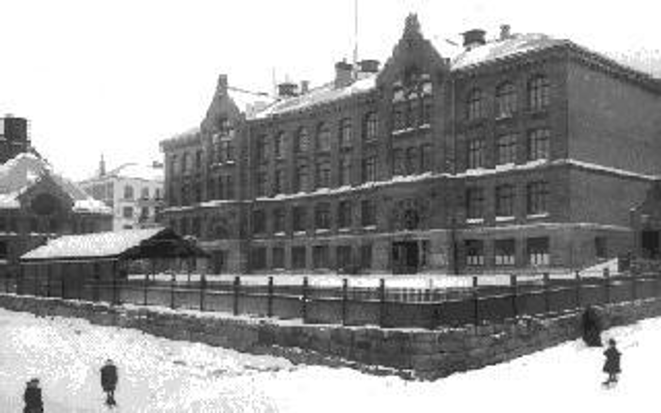 skolebygning sort hvitt skolebygning sort hvitt